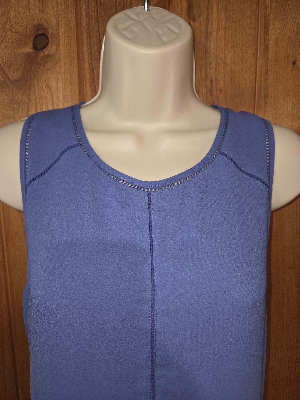 White House Black Market Periwinkle Sleeveless Scoop Neck Tank - Picture 2 of 8